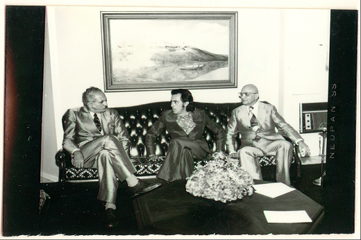 Na foto, em visita à Reitoria, nos anos 1970, B. de Paiva (ao centro) está ladeado pelo Prof. Faustino Albuquerque e poeta Milton Dias (Foto: acervo do Memorial da UFC) Imagem: Na foto, em visita à Reitoria, nos anos 1970, B. de Paiva (ao centro) está ladeado pelo Prof. Faustino Albuquerque e poeta Milton Dias (Foto: acervo do Memorial da UFC)